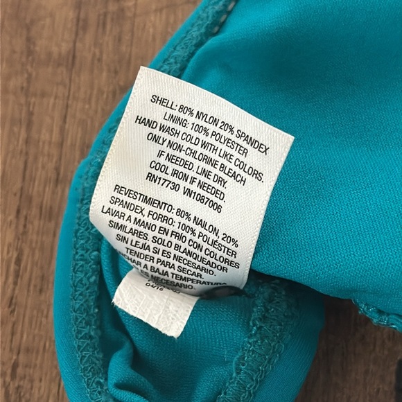 Mossimo teal blue/green size medium bikini top solid color mix & match w/padding - Picture 6 of 7